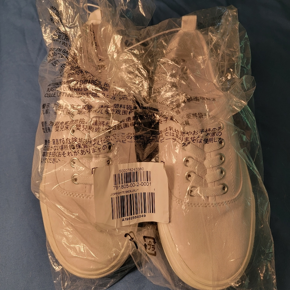Old navy skippy sneakers